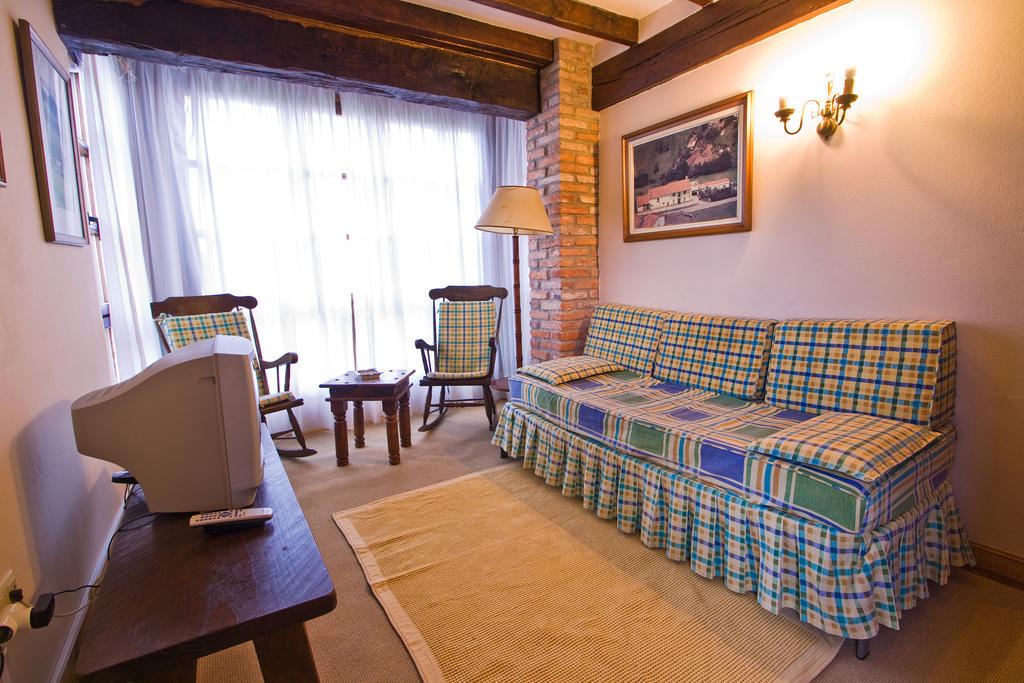 Vivienda Casa Luisa Apartment Комилас Стая снимка